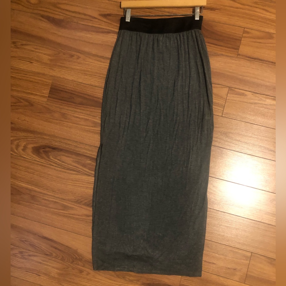 Suzy Shier Long Gray Maxi Skirt Floor Length with Slits Size Medium